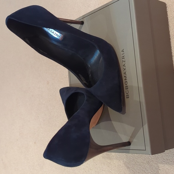 BCBG navy suede heels - Picture 1 of 5